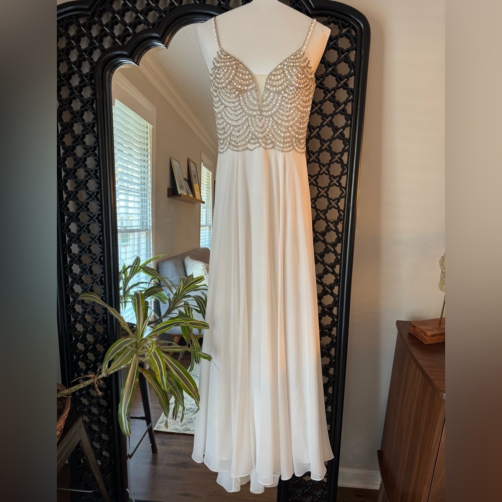 Lulu’s Wedding Dress | size S *sold out online